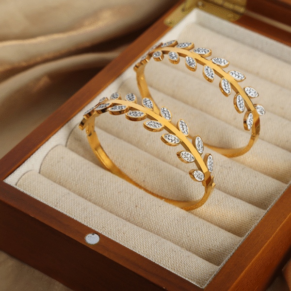 Laurel Wreath Bracelet - Image 8