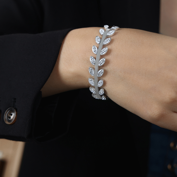 Laurel Wreath Bracelet - Image 5